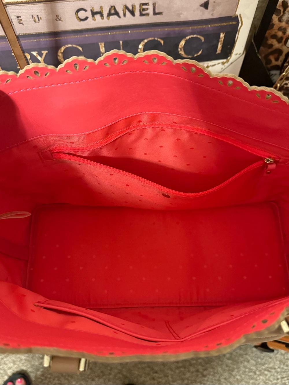 Kate Spade Fordham Court LilyAnne Tote EUC - Picture 9 of 12